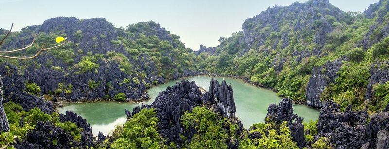 Bai Tu Long Bay travel